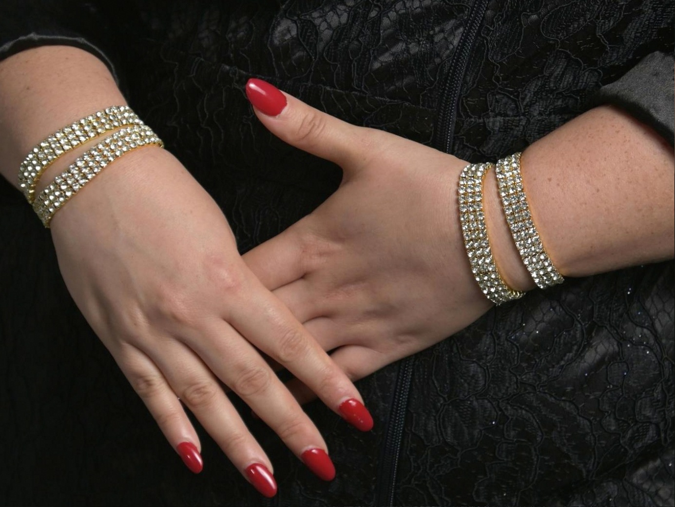 Hands-on manicure practice during a Luckycheers masterclass
